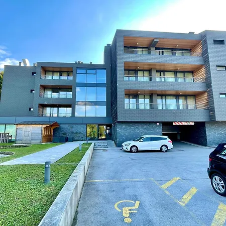 Duplex Delight 18 Mari Pekre