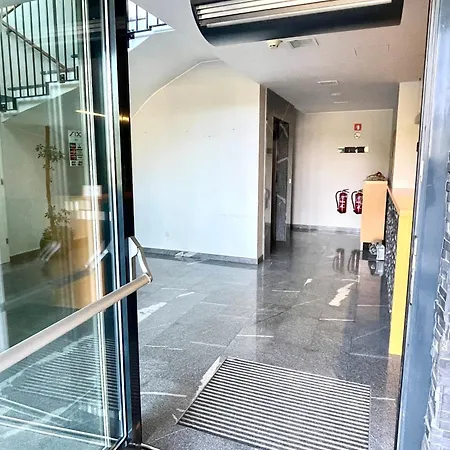 Duplex Delight 18 Mari *