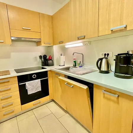 Duplex Delight 18 Mari *