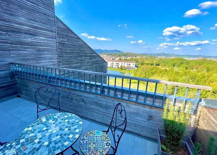 Duplex Delight 18 Mari *