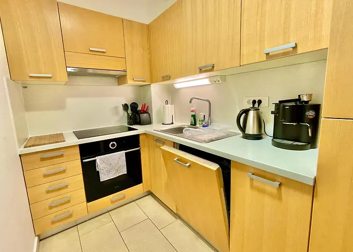 Duplex Delight 18 Mari *