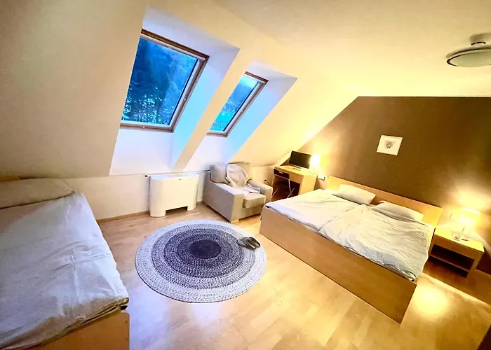 Duplex Delight 18 Mari Pekre